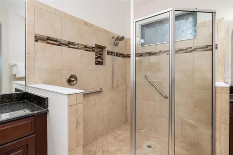 Bath - 12729 Del Corso Loop, Bradenton, FL 34211 photo 2 of 4