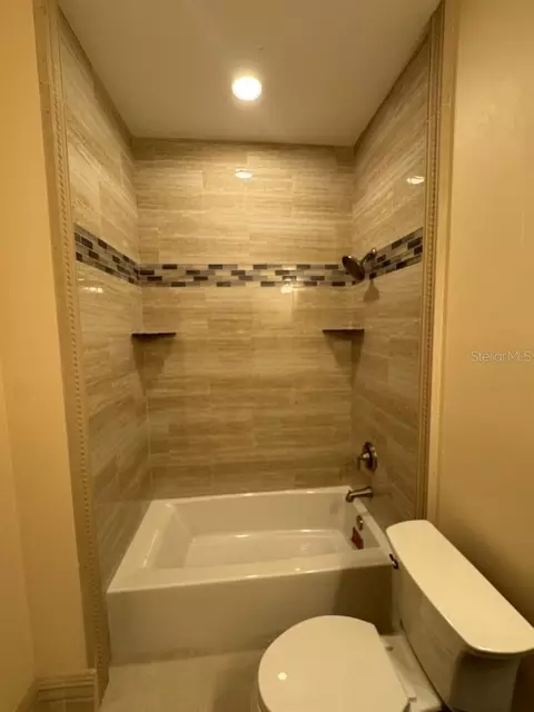 Bath - 1911 SW 7th Ave, Okeechobee, FL 34974 photo 3 of 7