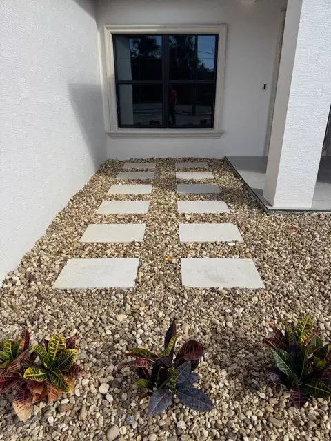Exterior - 1911 SW 7th Ave, Okeechobee, FL 34974 photo 4 of 6