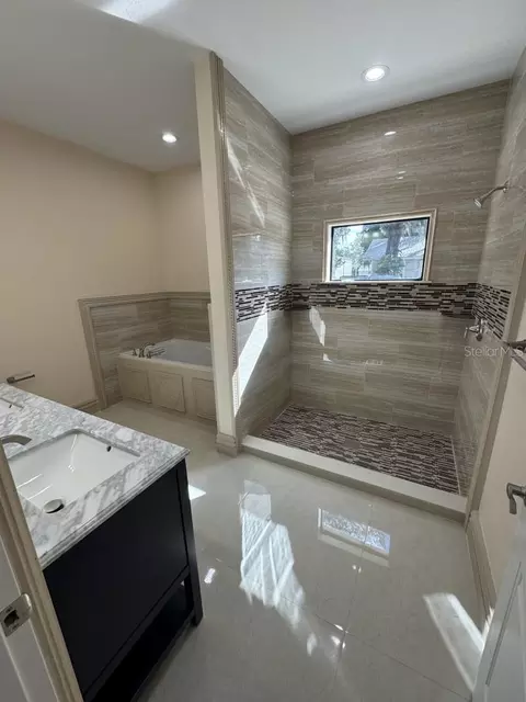 Bath - 1911 SW 7th Ave, Okeechobee, FL 34974 photo 7 of 7