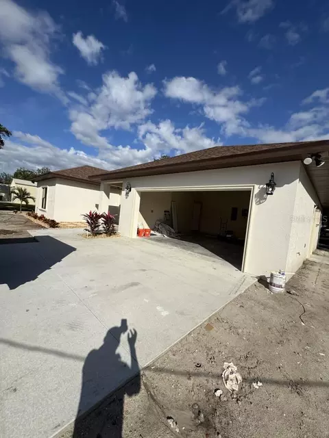 Exterior - 1911 SW 7th Ave, Okeechobee, FL 34974 photo 3 of 6