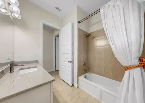 Bath - 16005 42nd Gln E, Parrish, FL 34219 photo 5 of 6