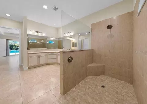 Bath - 16005 42nd Gln E, Parrish, FL 34219 photo 3 of 6