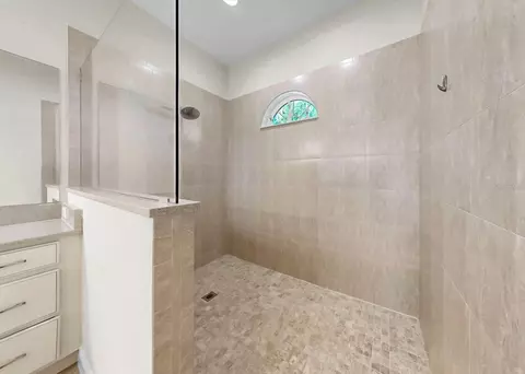 Bath - 16005 42nd Gln E, Parrish, FL 34219 photo 4 of 6