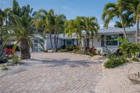 504 68th St, Holmes Beach, FL 34217