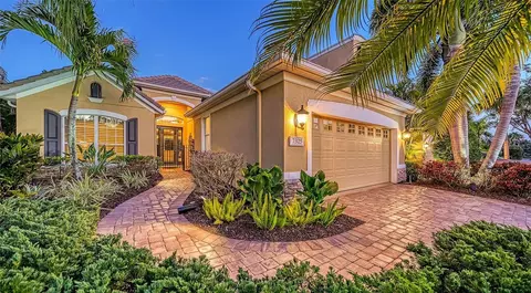 7325 Lake Forest Gln, Lakewood Ranch, FL 34202