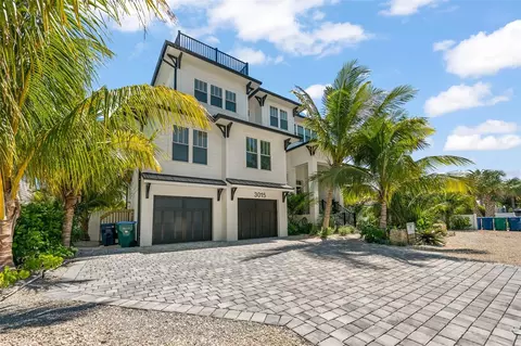3015 Avenue E, Holmes Beach, FL 34217