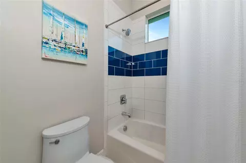 Bath - 16620 Collingtree Xing, Lakewood Ranch, FL 34202 photo 4 of 4