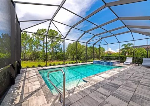 Exterior - 16620 Collingtree Xing, Lakewood Ranch, FL 34202 photo 3 of 6