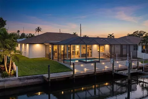 4119 Royal Palm Dr, Bradenton, FL 34210