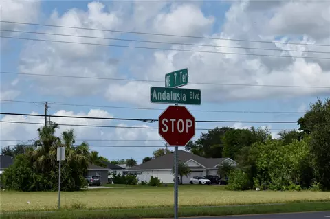 825 NE 7th Ter, Cape Coral, FL 33909