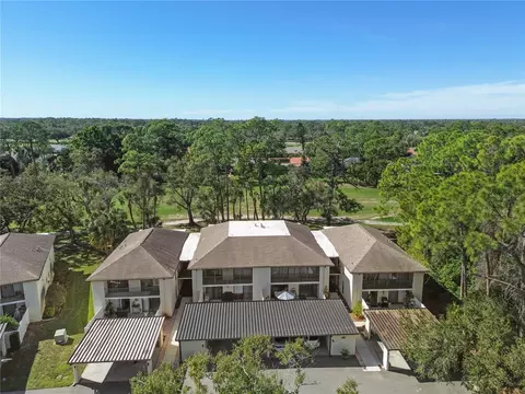 6110 Country Club Way #204, Sarasota, FL 34243