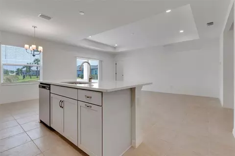 Kitchen - 10008 Last Light Gln, Parrish, FL 34219 photo 1 of 5