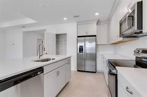 Kitchen - 10008 Last Light Gln, Parrish, FL 34219 photo 3 of 5