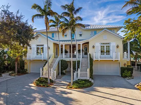 3440 Gulfmead Dr, Sarasota, FL 34242