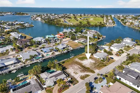 528 69th St, Holmes Beach, FL 34217