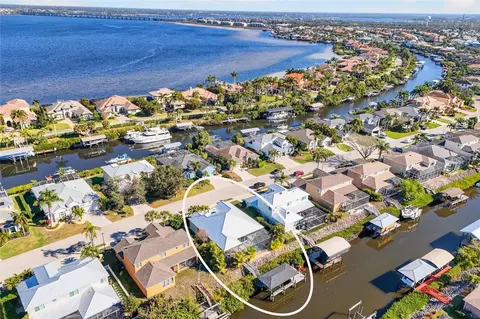 3712 5th Ave NE, Bradenton, FL 34208
