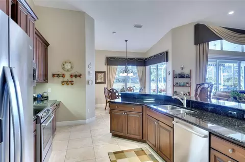 Kitchen - 11809 Oak Ridge Dr, Parrish, FL 34219 photo 4 of 4