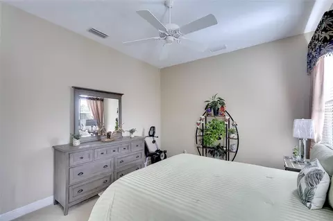 Bedroom - 11809 Oak Ridge Dr, Parrish, FL 34219 photo 4 of 6