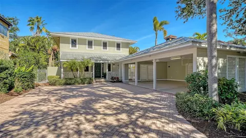 1695 Hyde Park St, Sarasota, FL 34239