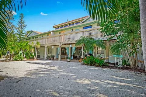 6905 Point Of Rocks Rd, Sarasota, FL 34242