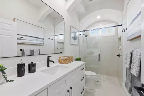 Bath - 7214 Marlow Pl, University Park, FL 34201 photo 4 of 5