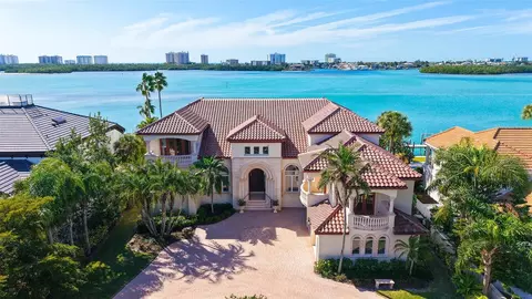 570 S Spoonbill Dr, Sarasota, FL 34236