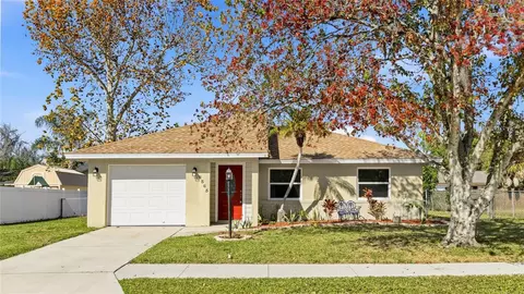 2365 Spring Oaks Cir, Sarasota, FL 34234
