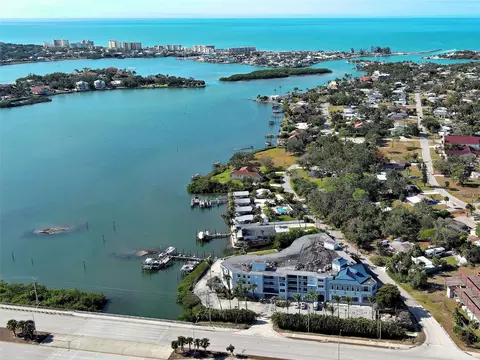 516 Tamiami Trl S #201, Nokomis, FL 34275