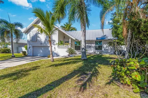 8004 22nd Ave W, Bradenton, FL 34209