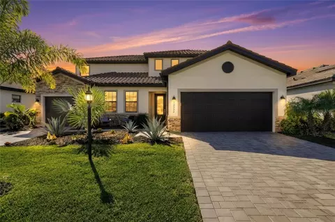 15532 White Linen Dr, Bradenton, FL 34211