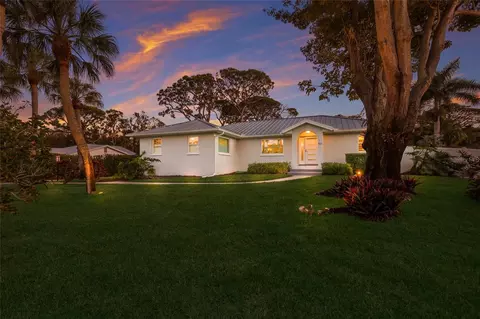 428 Sapphire Dr, Sarasota, FL 34234