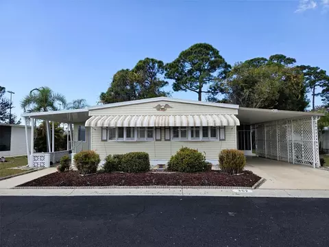 302 Oakwood Blvd W, Sarasota, FL 34237