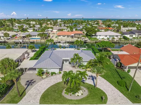 625 Dundee Ln, Holmes Beach, FL 34217