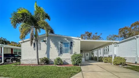 112 Oakwood Blvd W, Sarasota, FL 34237