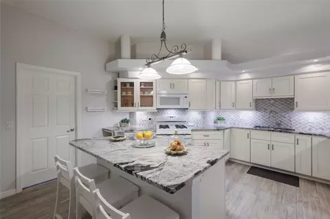 Kitchen - 4603 4th Ave E, Bradenton, FL 34208 photo 1 of 6
