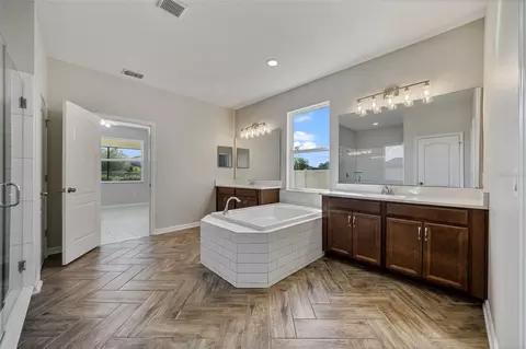 Bath - 5356 Ragusa Loop, Saint Cloud, FL 34771 photo 6 of 7
