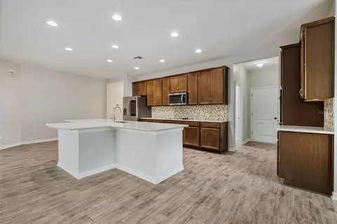 Kitchen - 5356 Ragusa Loop, Saint Cloud, FL 34771 photo 3 of 4