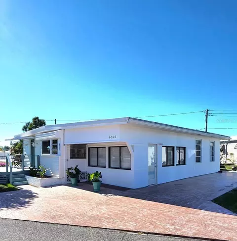 6522 Massachusetts St, Bradenton, FL 34207