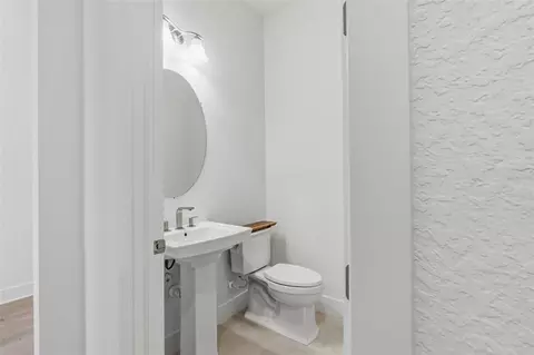 Bath - 7982 Redonda Loop, Bradenton, FL 34202 photo 6 of 6