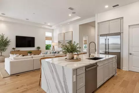 Kitchen - 7982 Redonda Loop, Bradenton, FL 34202 photo 2 of 4