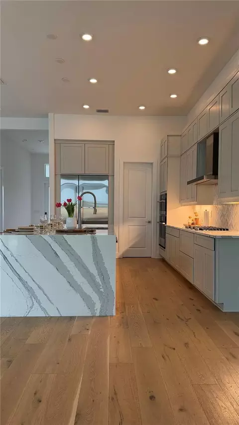 Kitchen - 7982 Redonda Loop, Bradenton, FL 34202 photo 6 of 8