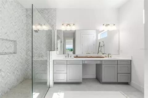 Bath - 7982 Redonda Loop, Bradenton, FL 34202 photo 1 of 6
