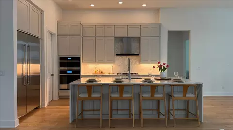Kitchen - 7982 Redonda Loop, Bradenton, FL 34202 photo 5 of 8