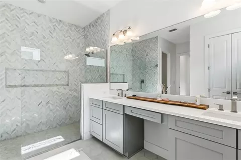Bath - 7982 Redonda Loop, Bradenton, FL 34202 photo 3 of 6