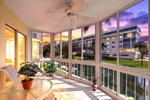 1300 N Portofino Dr #S206, Sarasota, FL 34242