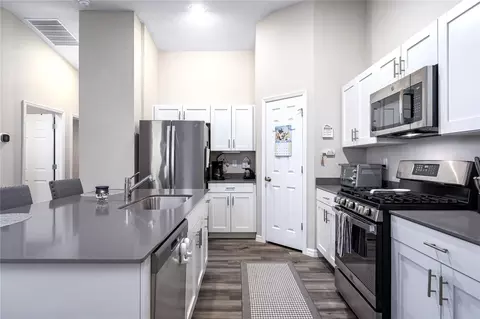 Kitchen - 7635 Twin Leaf Ter, Parrish, FL 34219 photo 1 of 2