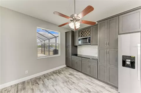 Kitchen - 13710 Golf Course Rd, Parrish, FL 34219 photo 8 of 10