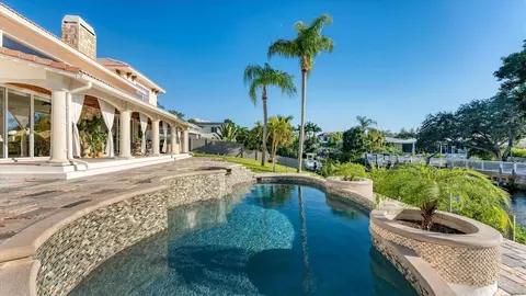 7300 Cove Ter, Sarasota, FL 34231