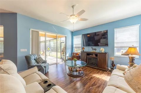 Living - 6416 18th Ave E, Bradenton, FL 34208 photo 2 of 4